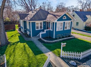 381 Douglas Ave, Crystal Lake, IL 60014