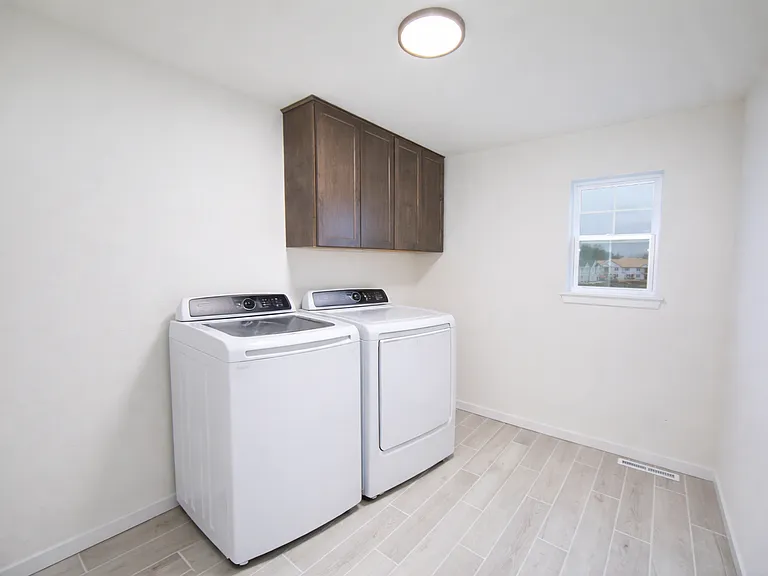 Laundry on 2nd Floor