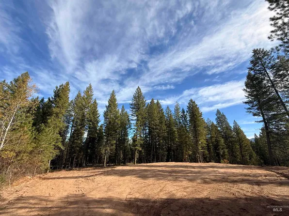 70 Laurins Ln, Cascade, ID 83611
