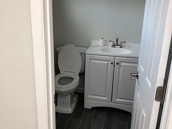 2nd image of 7 Sunflower Ct