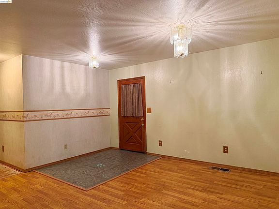 3rd image of 24198 Lama Rd