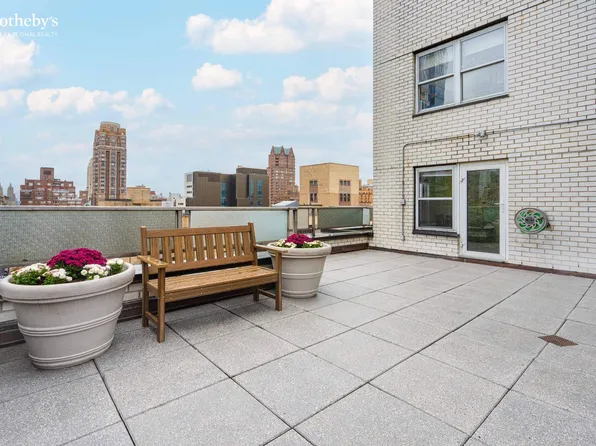 301 East 75th Street image 16 of 30