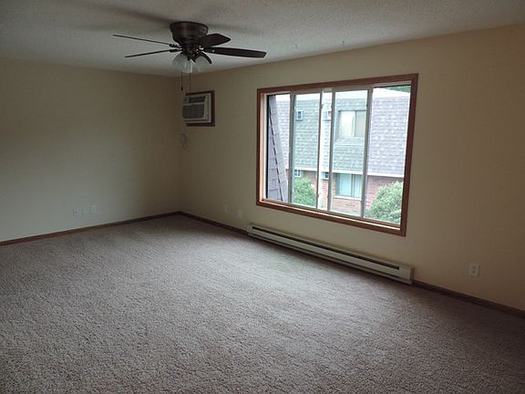 3rd image of 3109 Heritage Dr APT 11