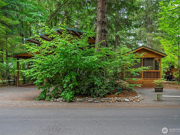 3rd image of 1546 Reservation Road SE #62