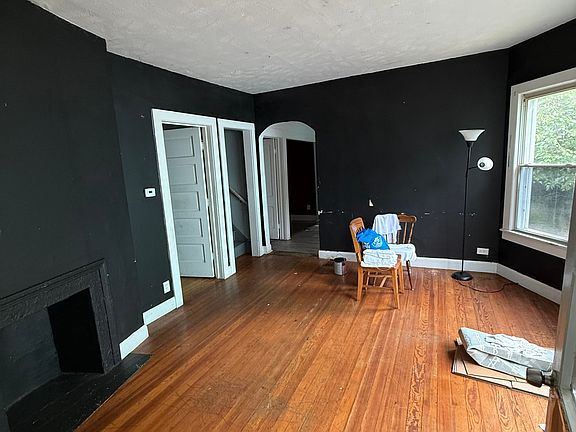 5th image of 676 E 126th St