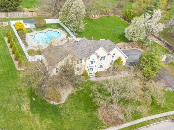 13 Wilson Way, Raritan Twp., NJ 08551