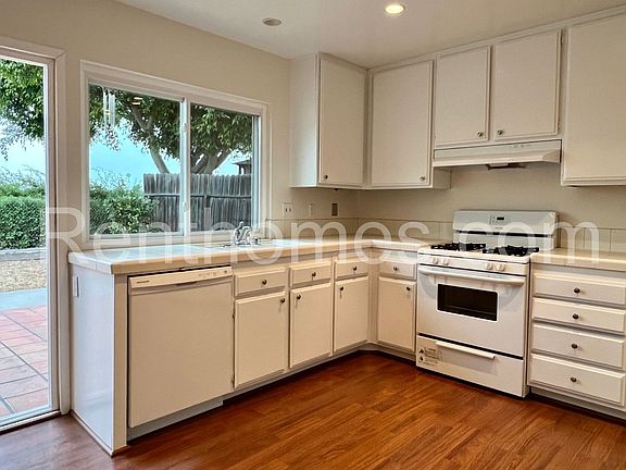 4th image of 8034 Hemphill Dr