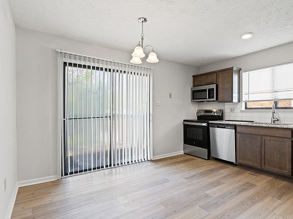 4th image of 3409 Woodspring Dr