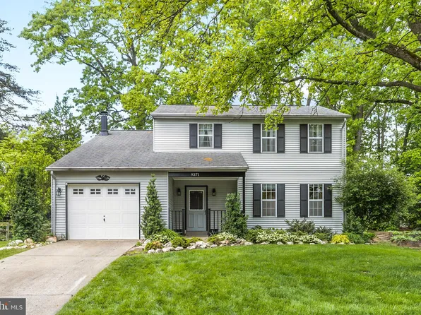 9371 Tartan View Dr, Fairfax, VA 22032
