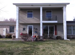 2080 Tanglefoot Ln, Bettendorf, IA 52722