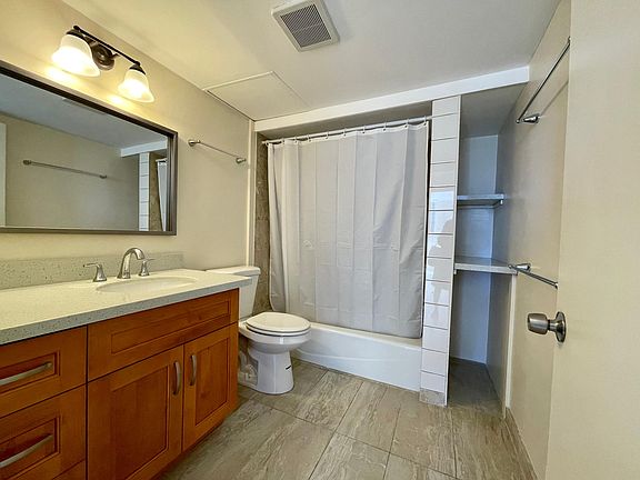 5th image of 2500 Kalakaua Ave APT 1701