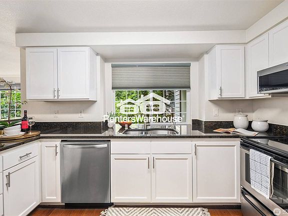 3rd image of 9822 NE 122nd St APT U101