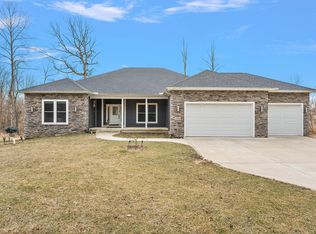 332 Windermere Dr, Chesterton, IN 46304