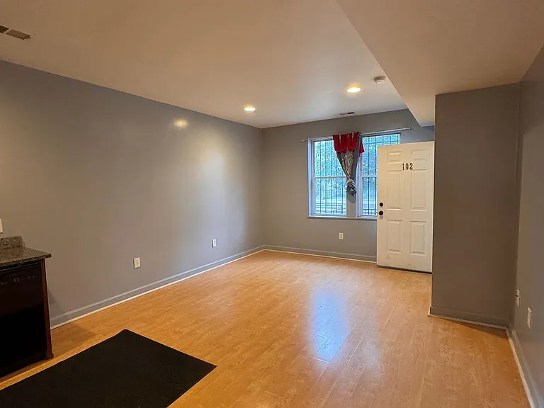 1716 W Virginia Ave NE #102 — Photo 17