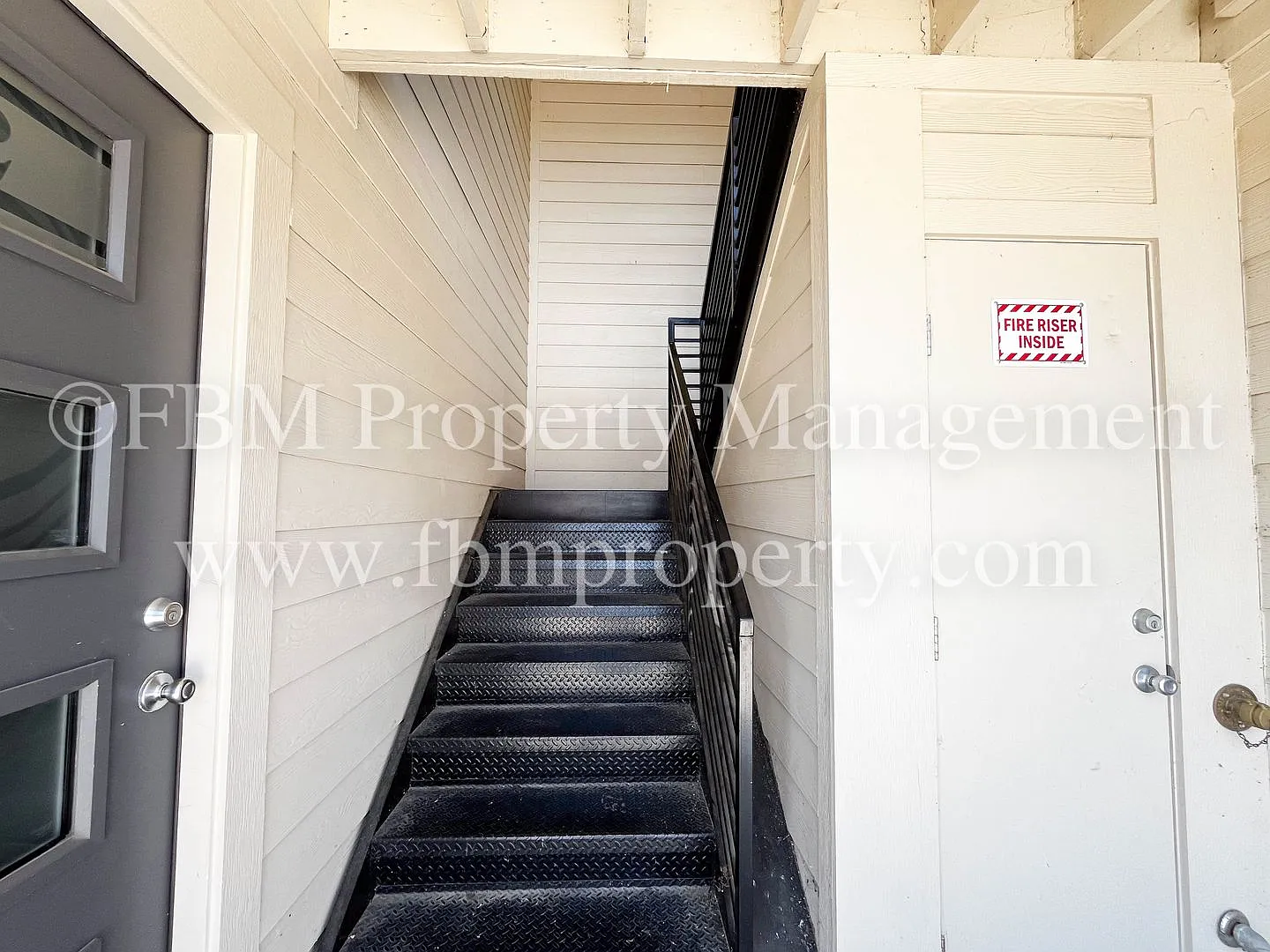 Hidden Creek Apartments, Unit 121 - Charming 2 Bedroom, 2 Bathroom townhome in Ennis, TX! — Photo 3