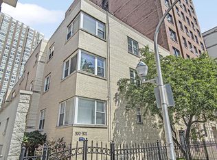 500 W Roscoe St APT 1N, Chicago, IL 60657