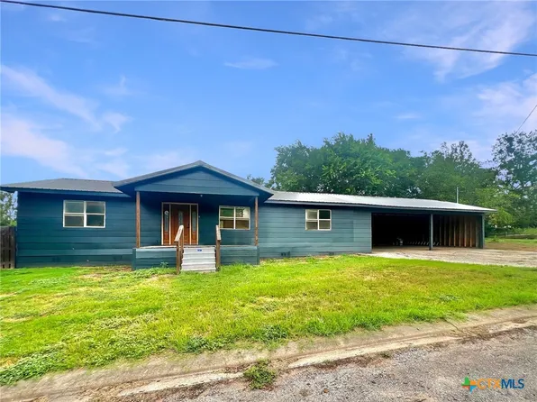 2015 Zint St, Gonzales, TX 78629