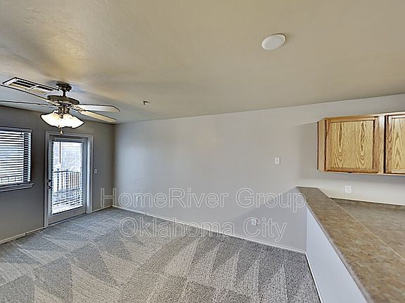4th image of 1220 12th Ave SE Unit 1208