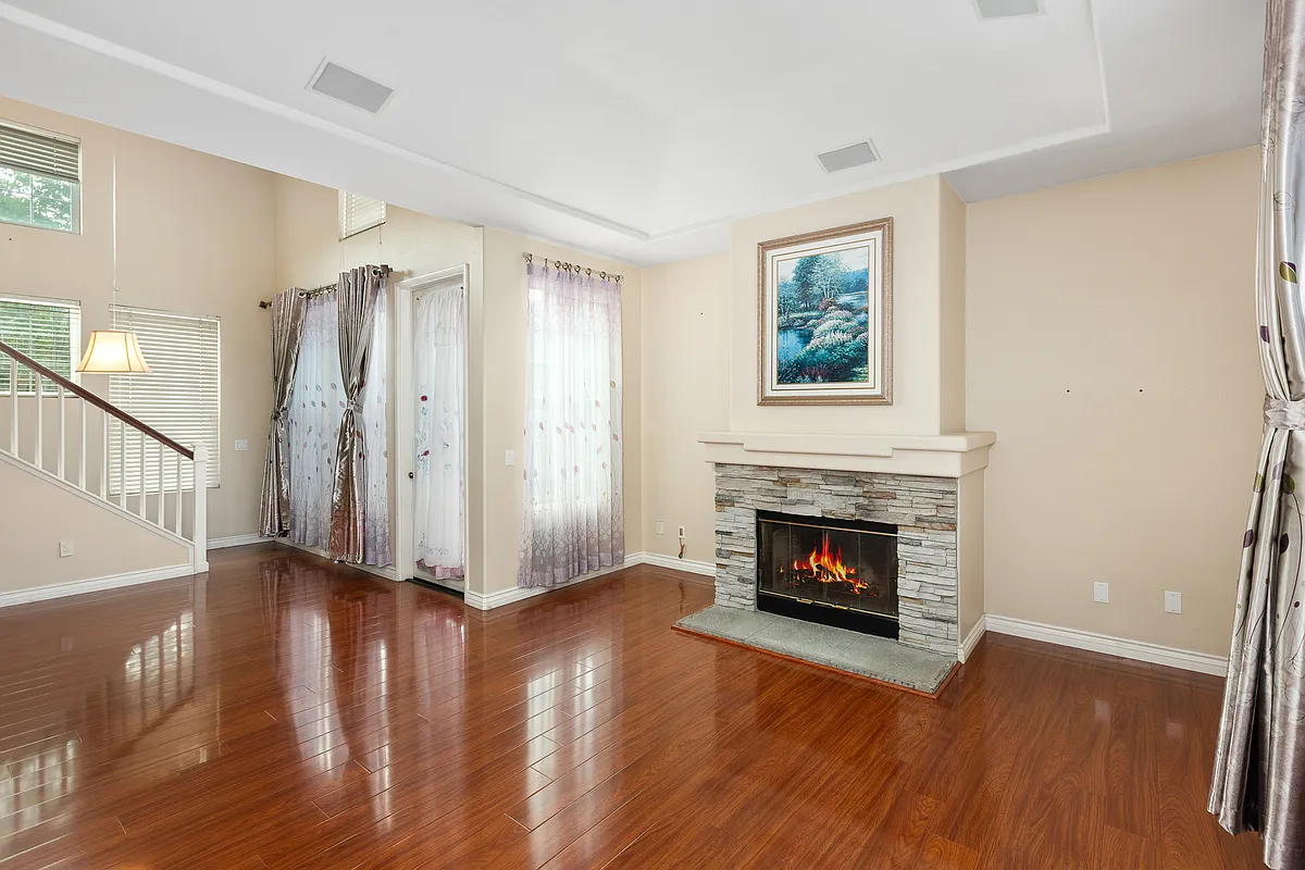 2 bed, 1280 sqft, $3,600 — Photo 4
