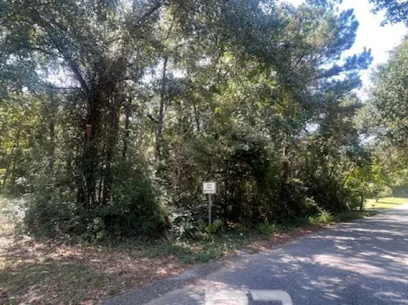 9375 Lake Woods Dr, Semmes, AL 36575