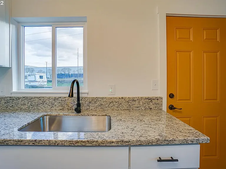202 Cypress St #202 — Photo 4