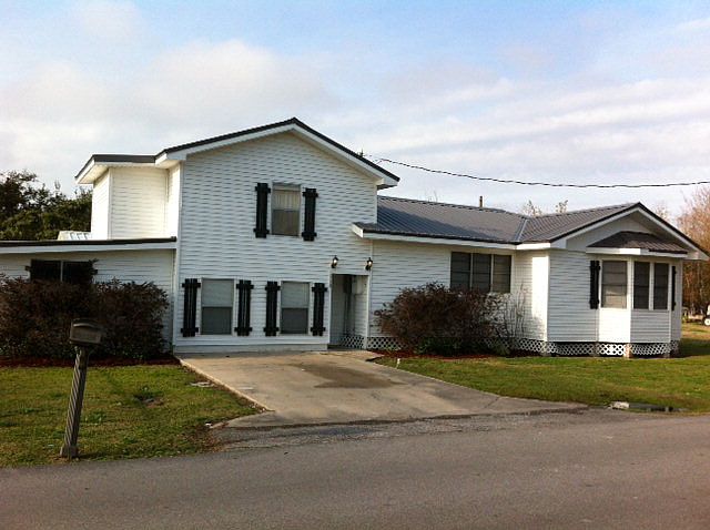 1st image of 119 E 152nd St