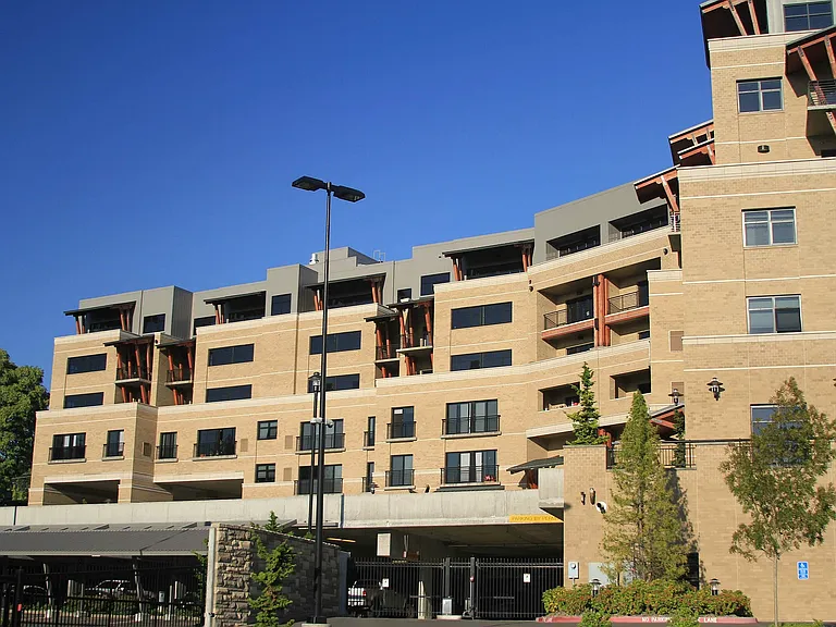 The Meridian Apartments — Photo 13
