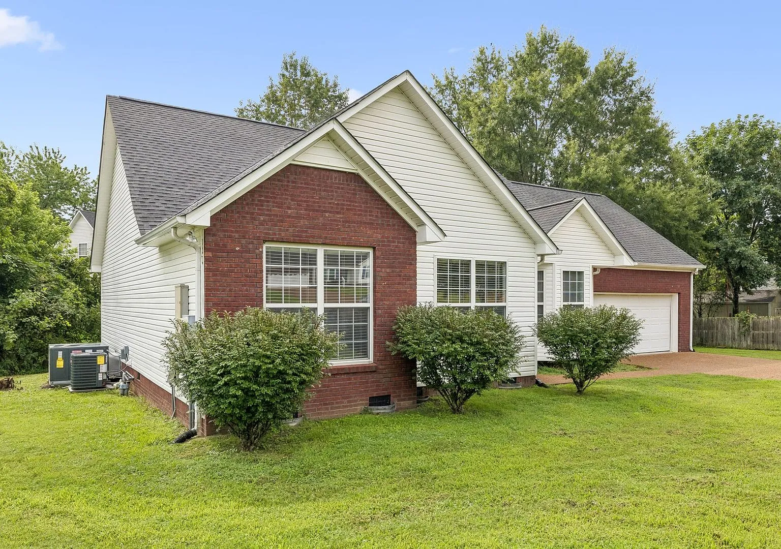 3BR/2BA + Bonus room, home in Thompsons Station, TN — Photo 2