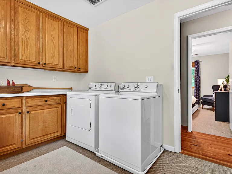 162 Hilltop Ct — Photo 22