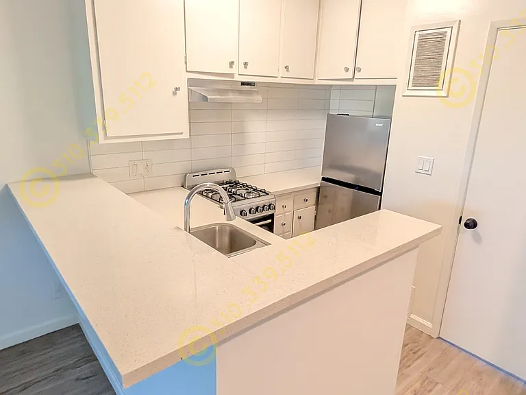 362 S Rexford Dr #9 — Photo 15