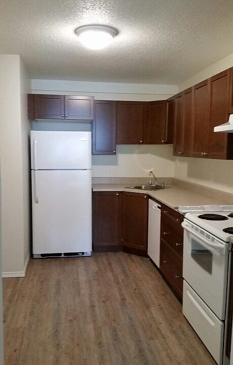 2nd image of 5301 46th Ave #103