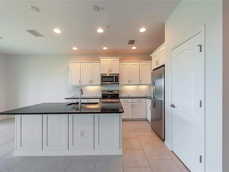 6972 Avalon Cir #1007 — Photo 6