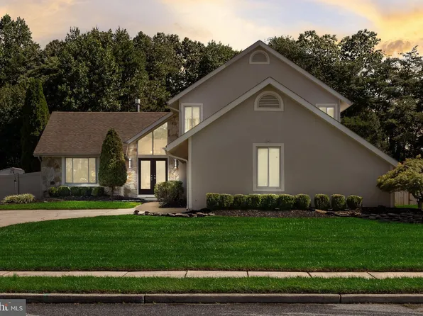 74 Greenleigh Dr, Sewell, NJ 08080