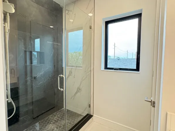 85 W High St #3F, Somerville, NJ 08876
