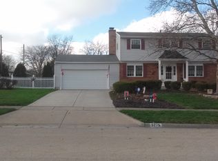 3275 Cameron St, Grove City, OH 43123