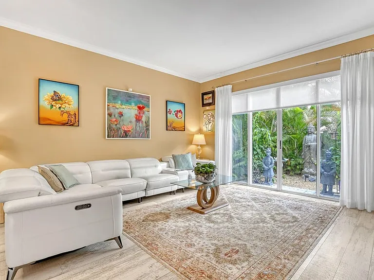 2076 Cezanne Rd — Photo 8