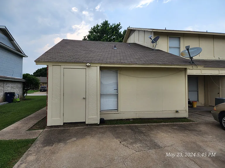 429 SW Thomas St #D — Photo 7