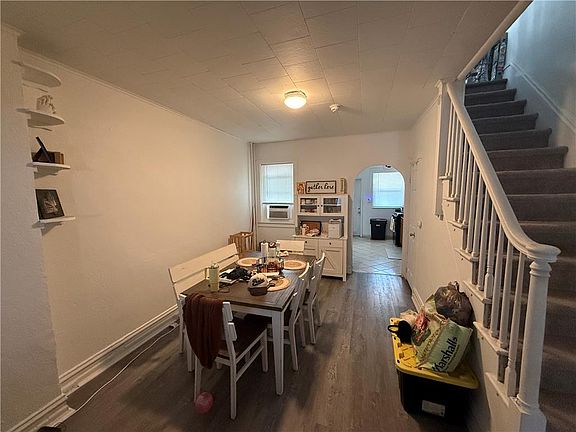 3rd image of 132 N College St