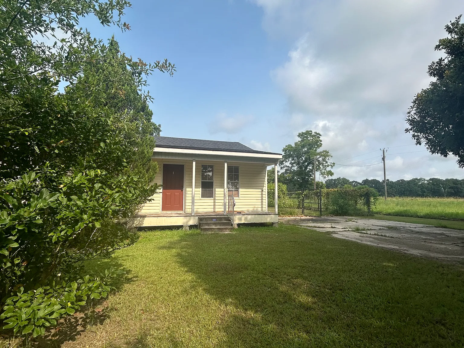 2 bed, 1100 sqft, $1,200 — Photo 2