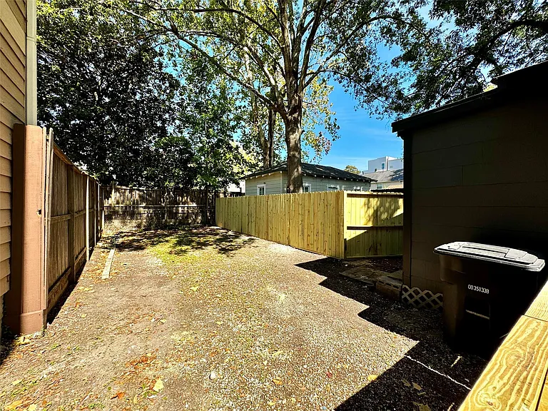 1018 Dunbar St — Photo 21