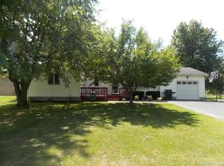 9635 Martin Rd, Clarence Center, NY 14032