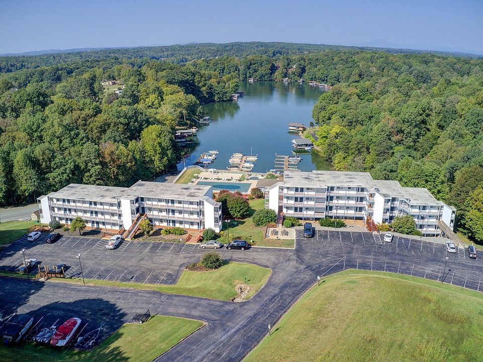 1st image of 1085 Bluewater Dr #218
