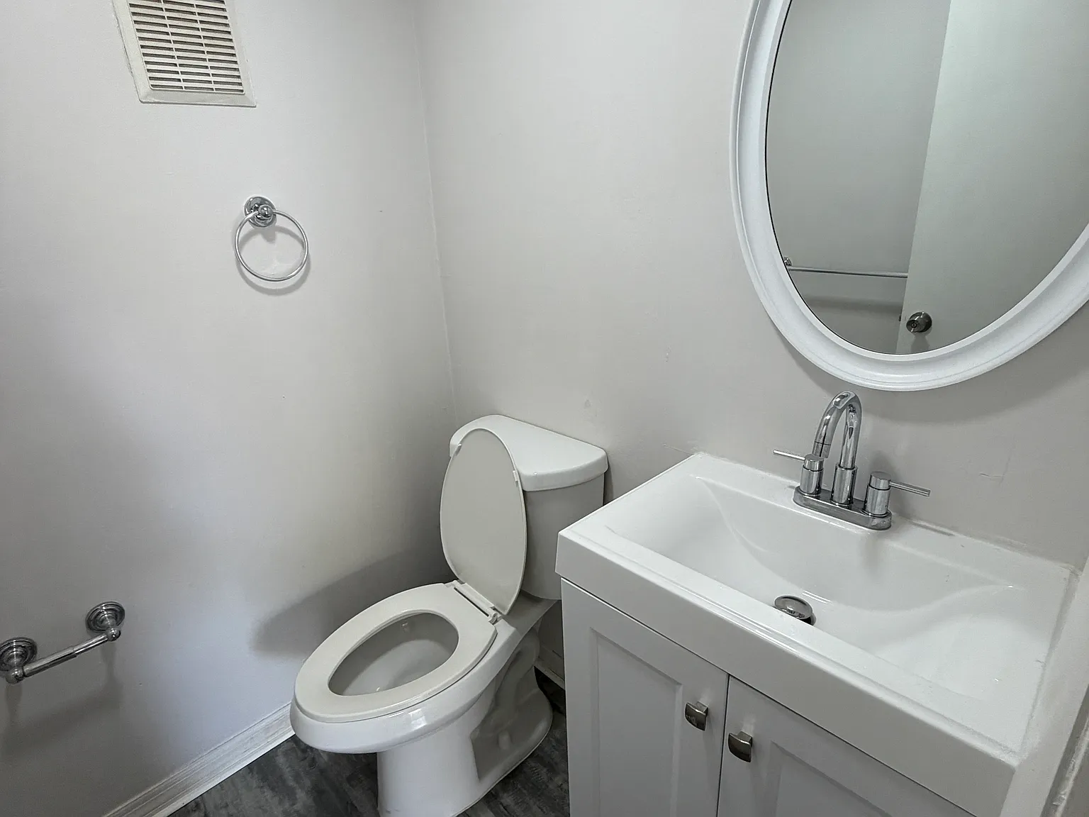 1 bed, 1.5 bath, 1125 sqft, $2,070 — Photo 4