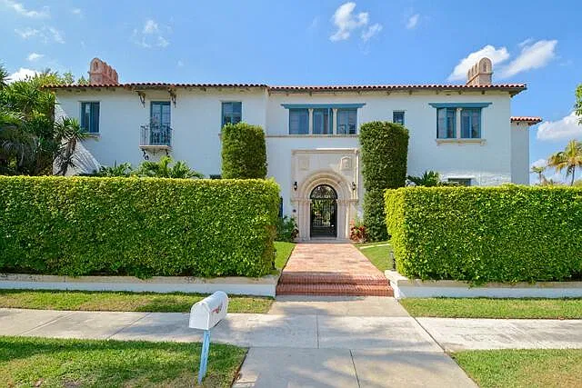 7 bed, 8.0 bath, 7008 sqft, $75,000 — Photo 4