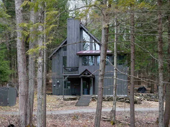 988 Old Quechee Road, Hartford, VT 05059