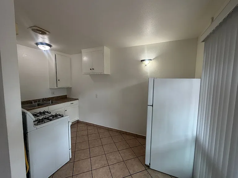 1518-40 E Artesia Blvd — Photo 52