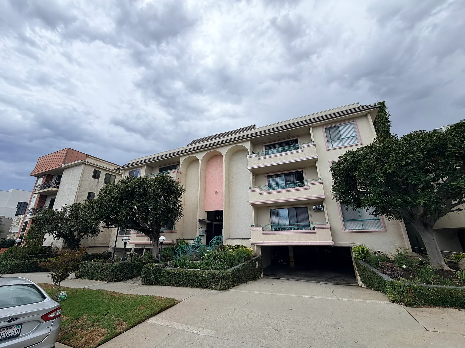 1 bed, $3,575 — Photo 1