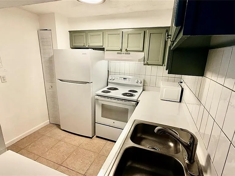 6519 W Newberry Rd #1004 — Photo 4