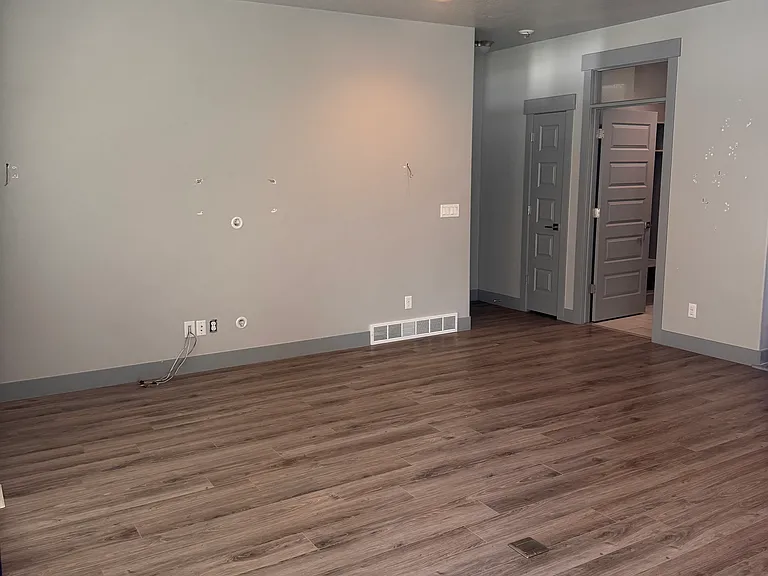 4899 W Tower Heights Dr — Photo 3