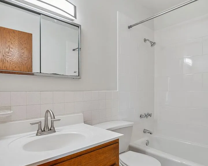 Rose Mall Apartments — Photo 18